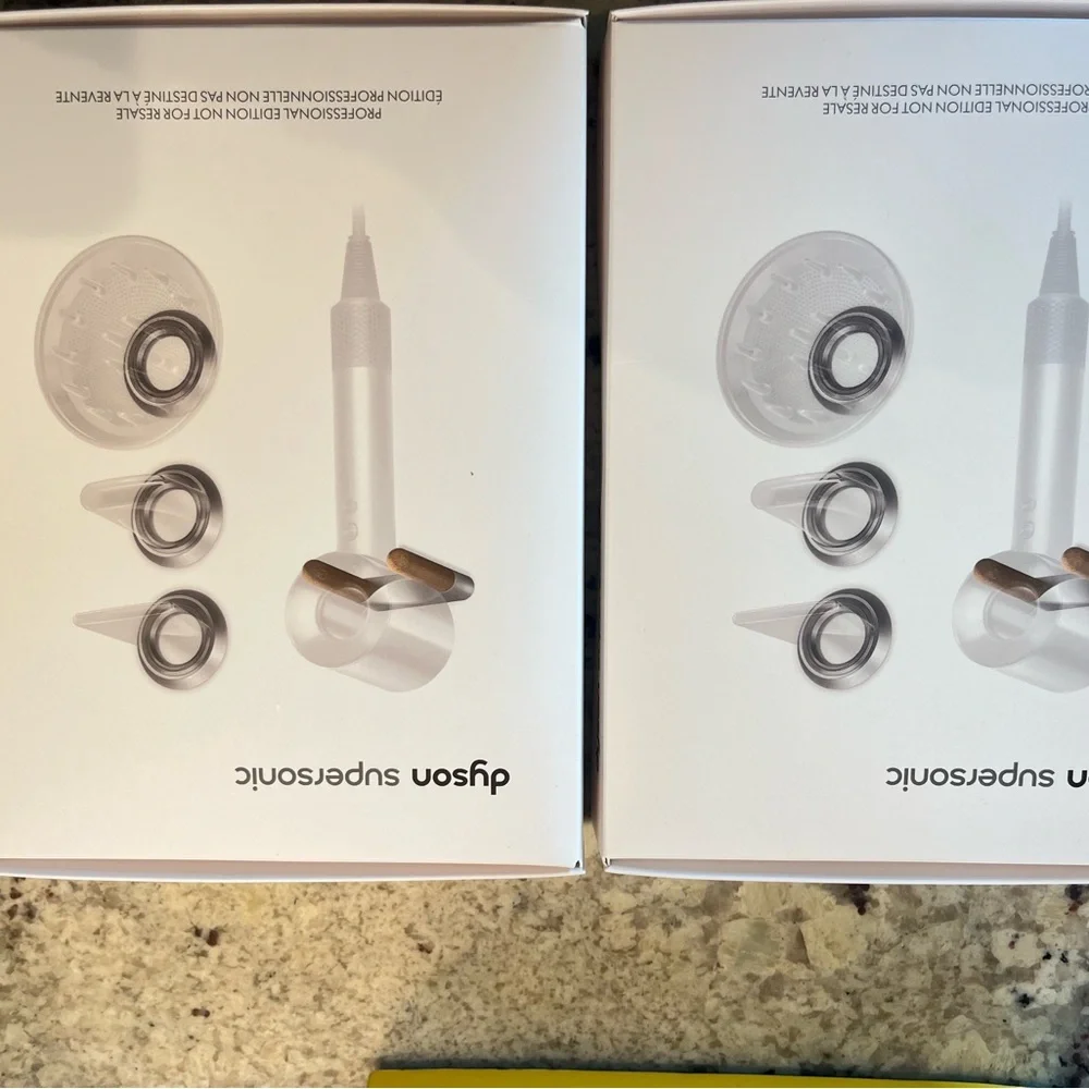 Dyson Attachment Set - White and Silver